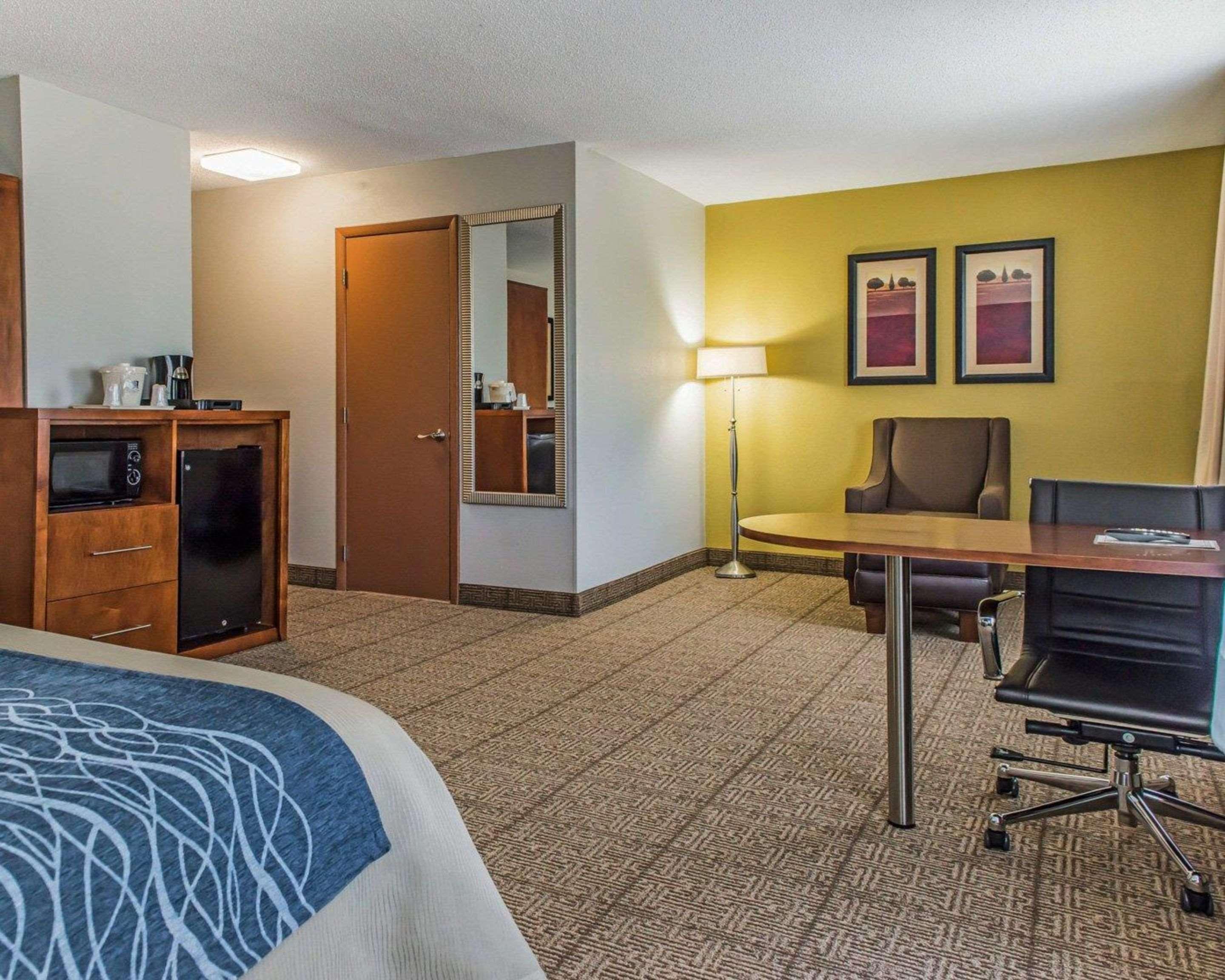 Comfort Inn Belle Vernon Exterior photo