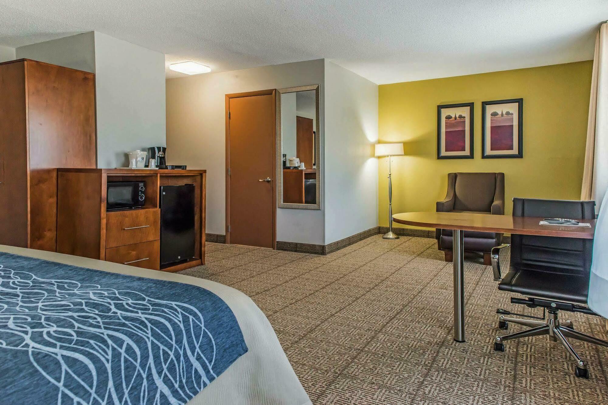 Comfort Inn Belle Vernon Exterior photo